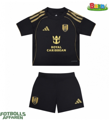 Fulham Tredjeställ Barn 2025-26 Kortärmad (+ Korta byxor)